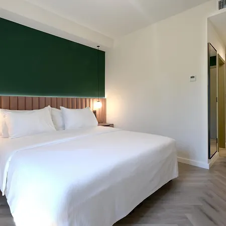 Luna Hotel
