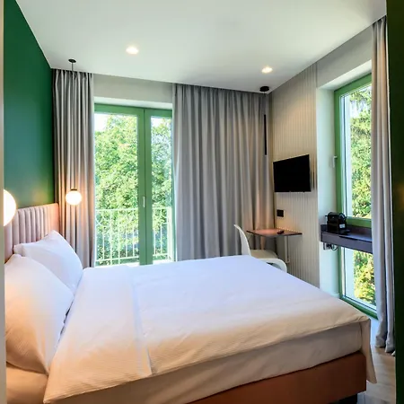 Luna Hotel 4*