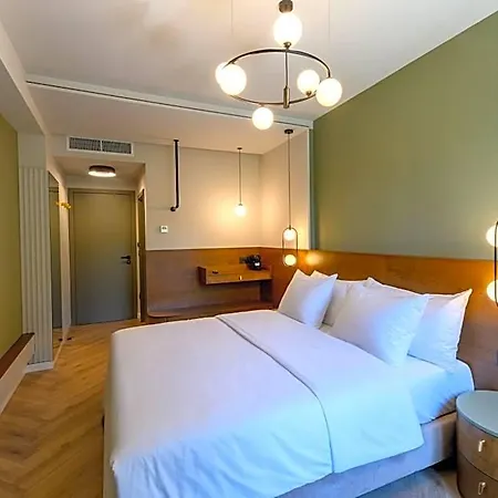 Luna 4* Тимишоара