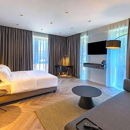 Отель Luna 4*