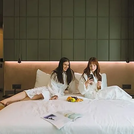 Luna Hotel 4*