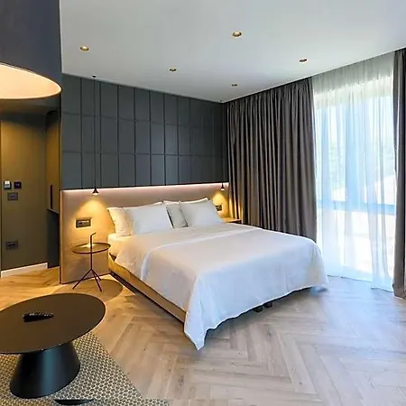 Luna Hotel