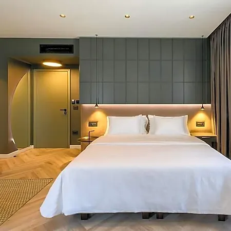 Luna 4* Timisoara
