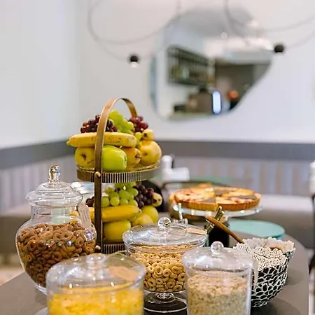 Luna Hotel 4*